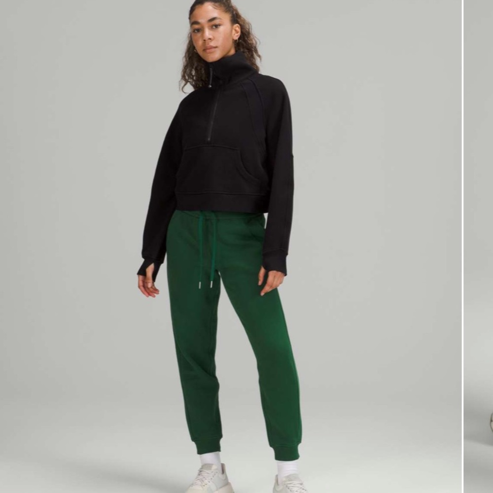 Lululemon Scuba High-Rise Jogger
Everglade Green